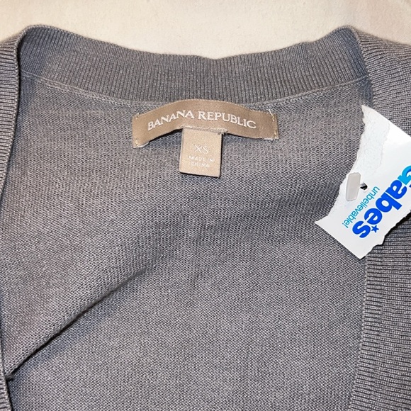 NWT banana republic deep v sweater - Picture 2 of 3